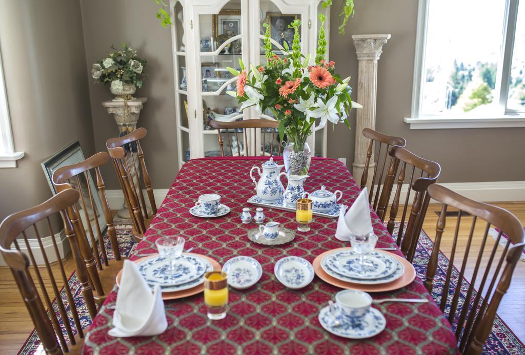 Crystal'S View Bed & Breakfast North Vancouver Esterno foto