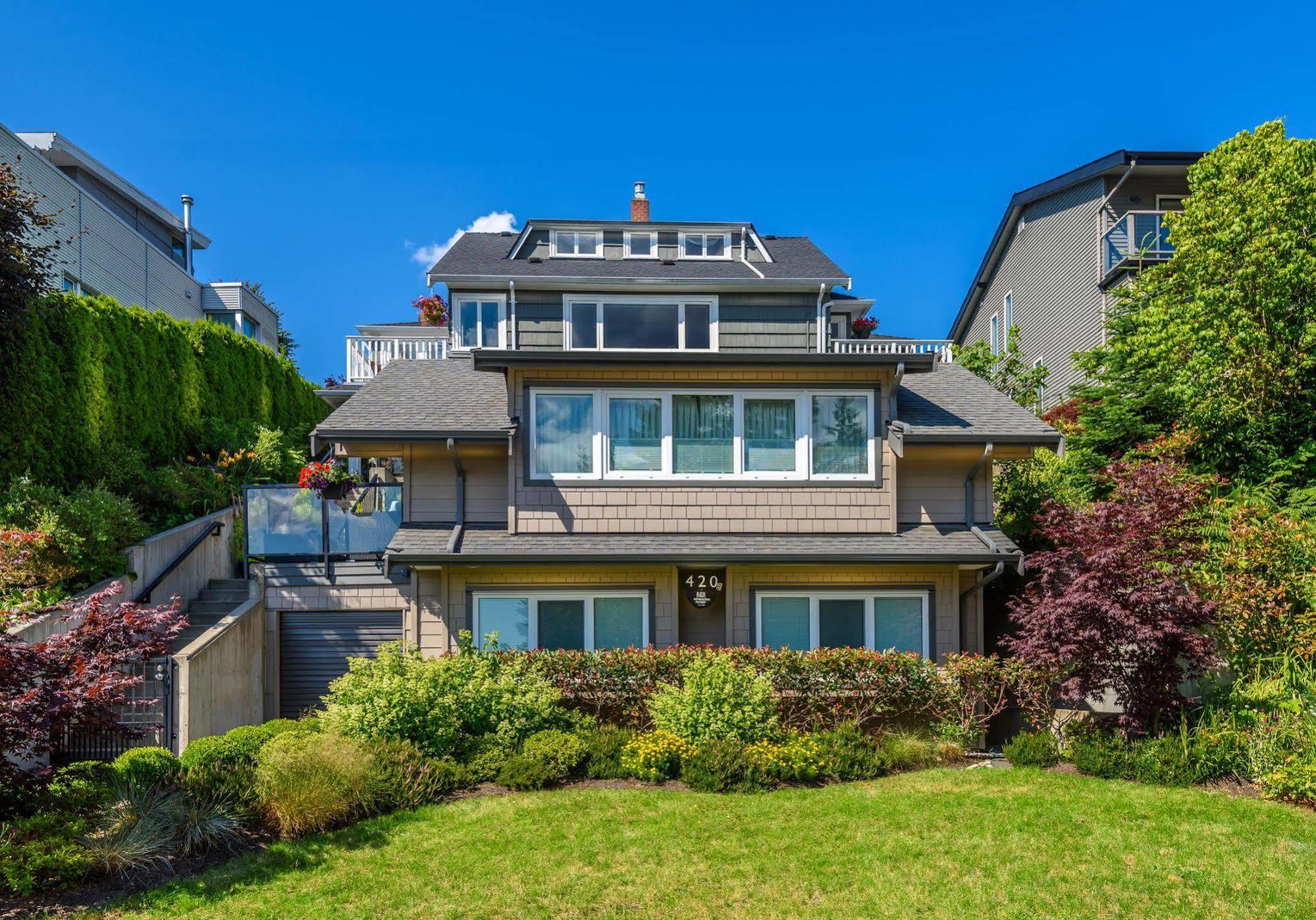Crystal'S View Bed & Breakfast North Vancouver Esterno foto