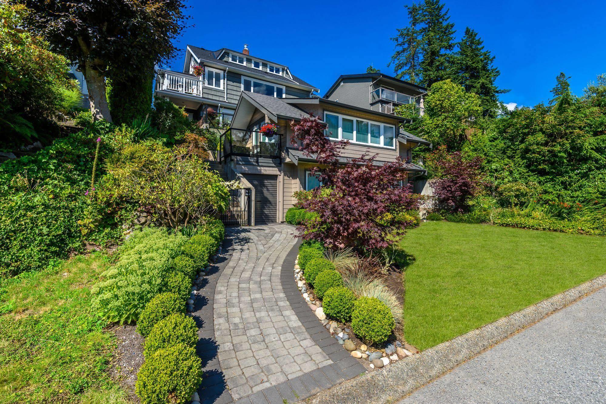 Crystal'S View Bed & Breakfast North Vancouver Esterno foto